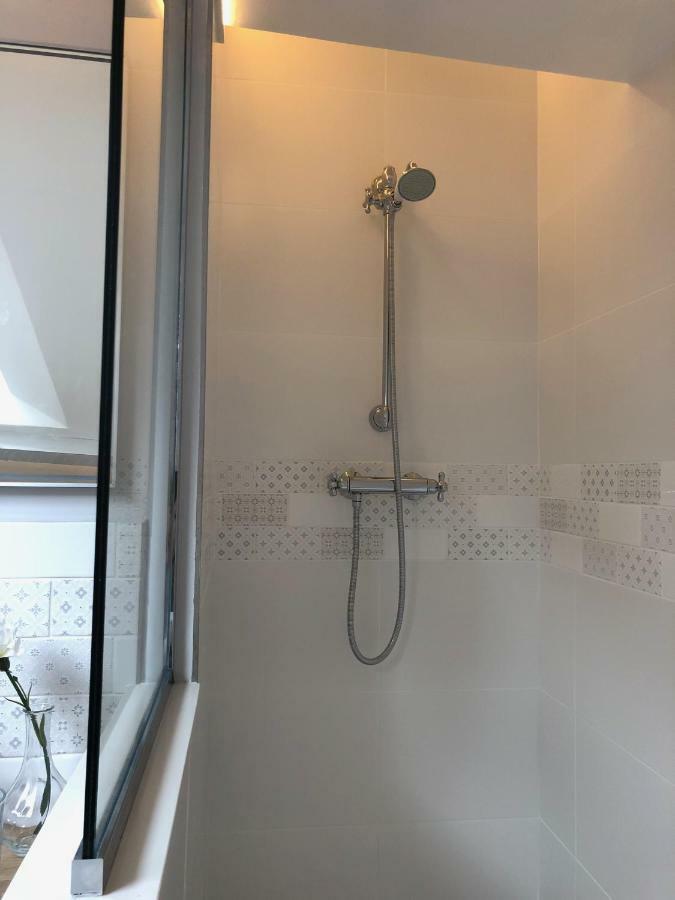 Lucarne Enchantee Honfleur