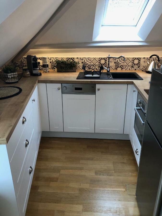 Lucarne Enchantée Appartement *
